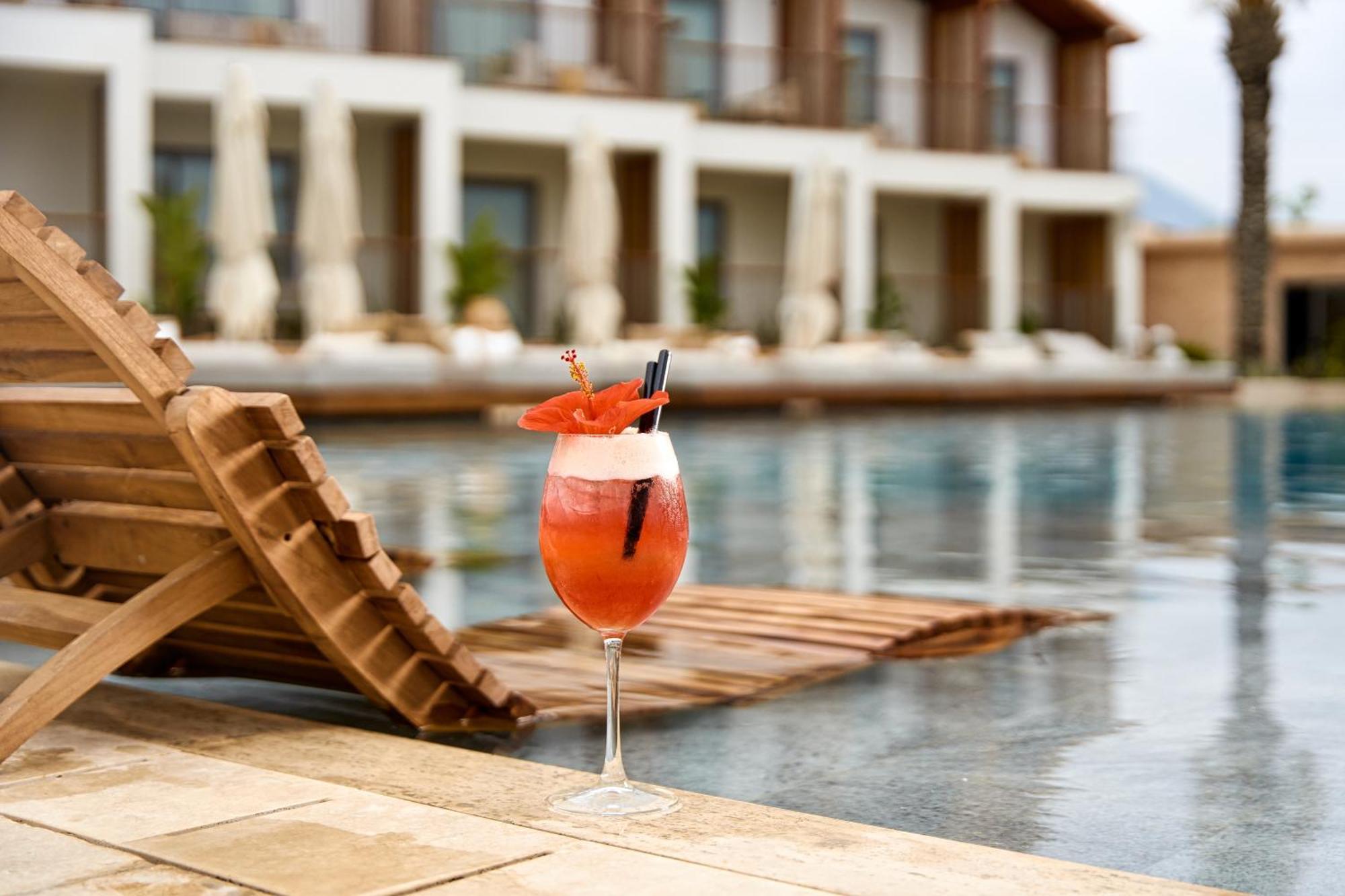 Day One Beach Resort & Spa - Adult Only Alanya Exterior photo A Bellini cocktail